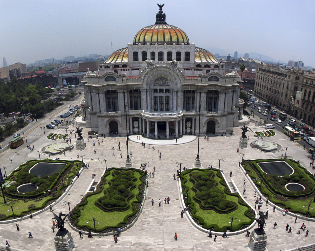 O Palácio das Belas Artes também é atrativo para os viajantes na Cidade do México