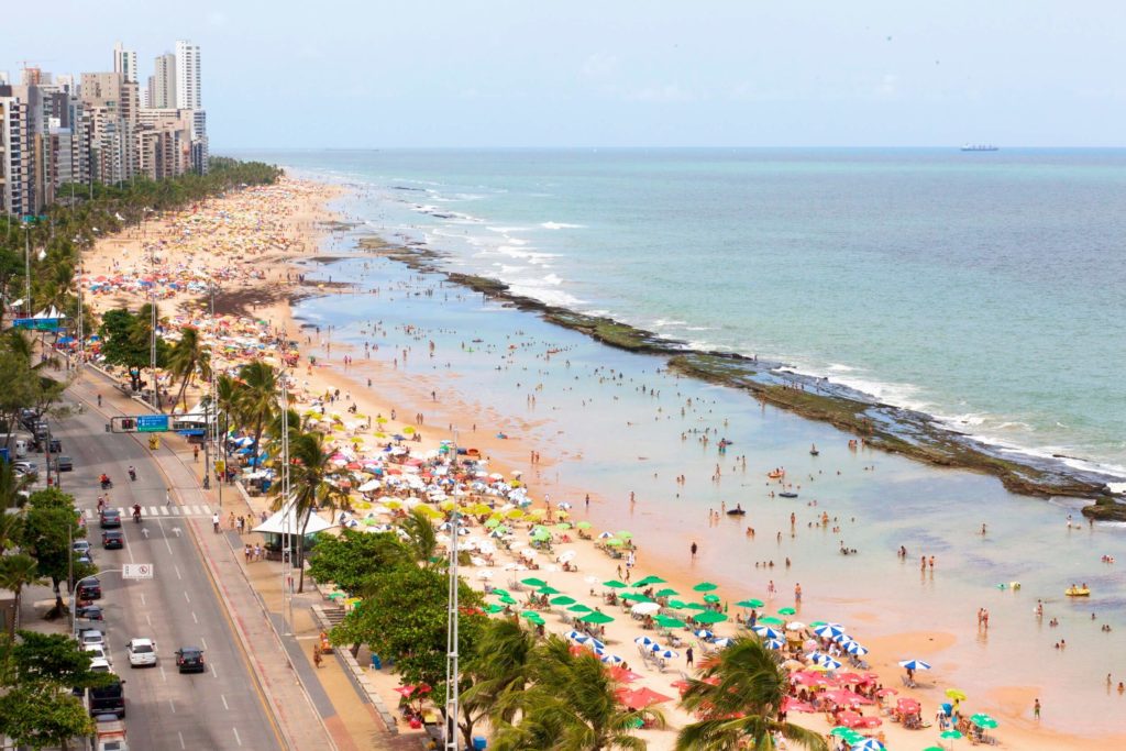 A praia de Boa Viagem está na lista de quais são as melhores atrações para visitar em Recife