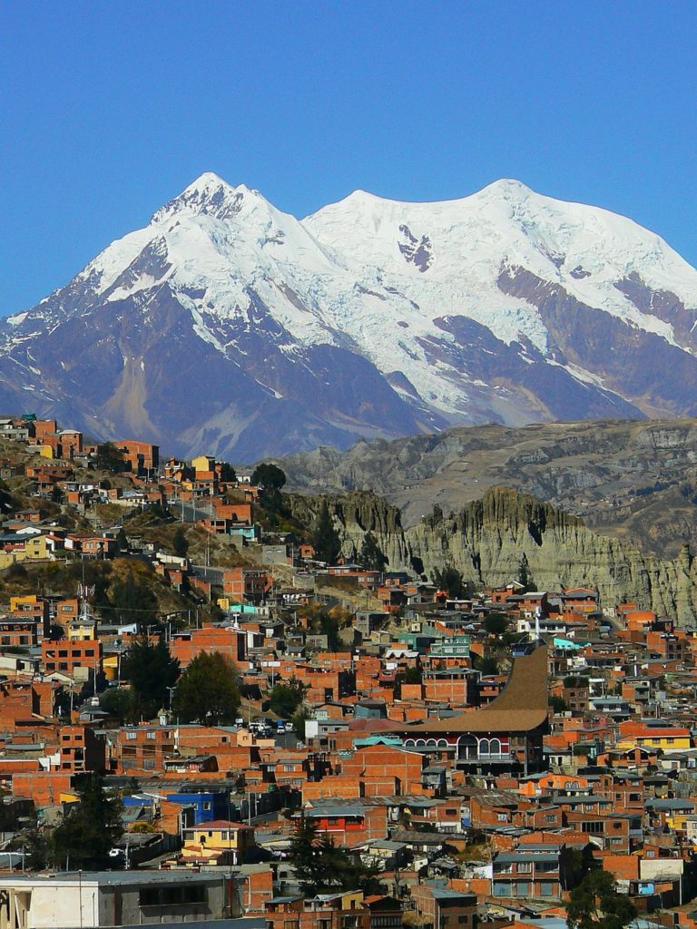 Sem passaporte, o brasileiro pode conhecer cidades bolivianas como La Paz