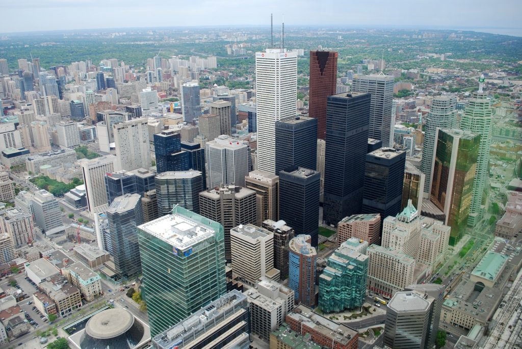Toronto é uma cidade enorme com várias paisagens e atrativos