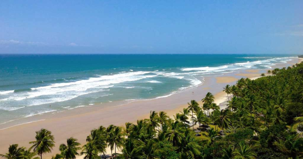 Visitar praias urbanas ou agrestes está na lista sobre o que fazer em Itacaré na Bahia