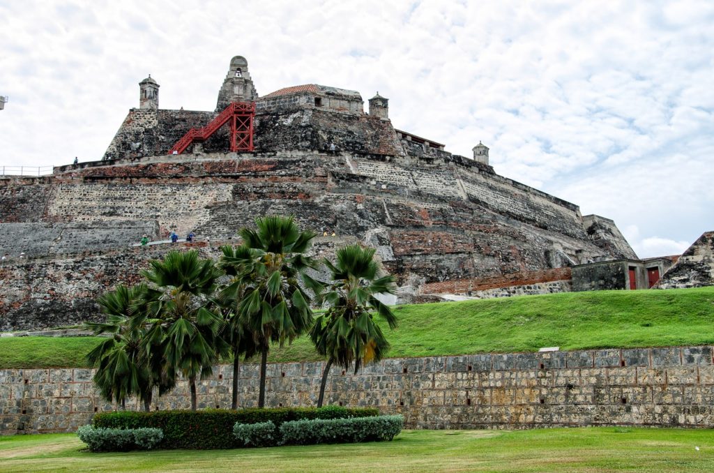As fortificações também estão na lista do que tem para fazer em Cartagena na Colômbia