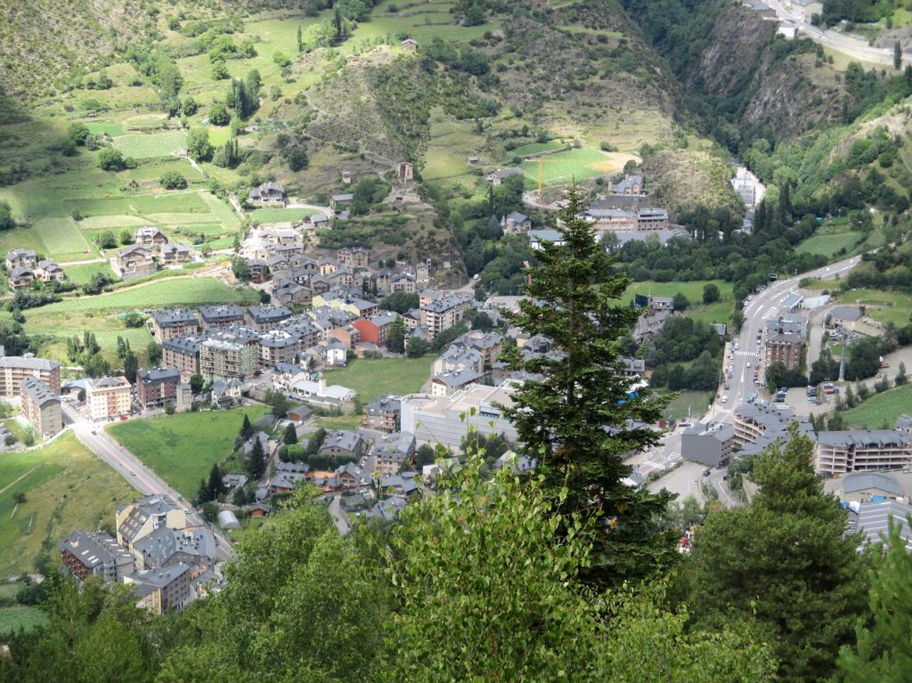 Andorra é outro que possui muitas das curiosidades sobre os micropaíses europeus