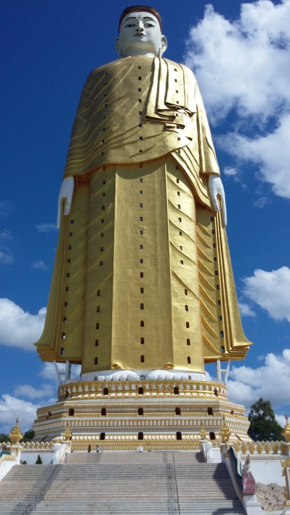 Quais são as maiores estátuas do mundo:  Buda Gautama de Laykyun Setkyar em terceiro