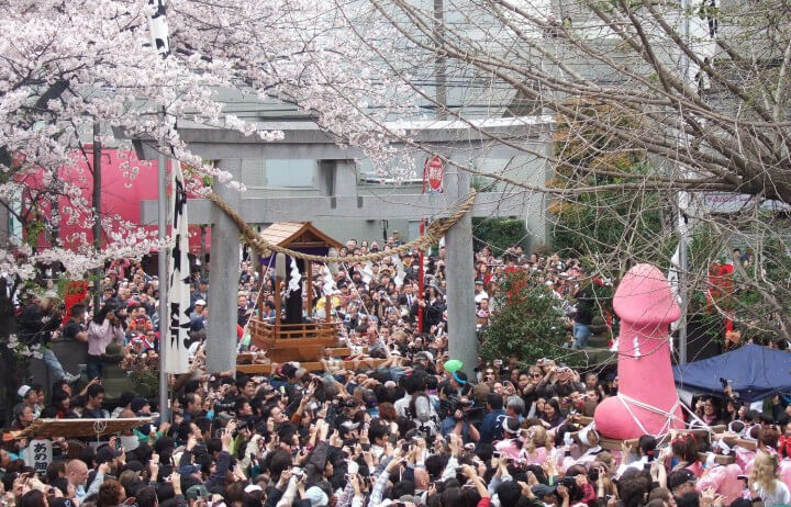 Pênis são atrativos turísticos em algumas cidades do mundo, como em Kawasaki no Japão