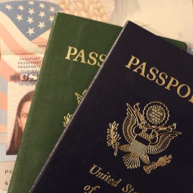Qual a diferença entre as cores do passaporte?