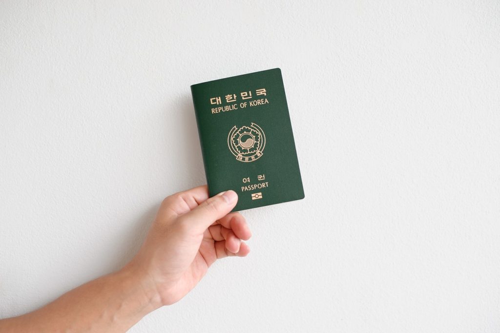Qual a diferença entre as cores do passaporte? O que significa o verde?